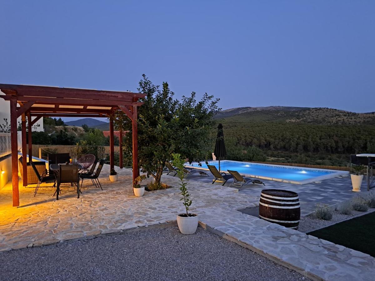 Guest House "The View" - With A Pool Donje Polje المظهر الخارجي الصورة